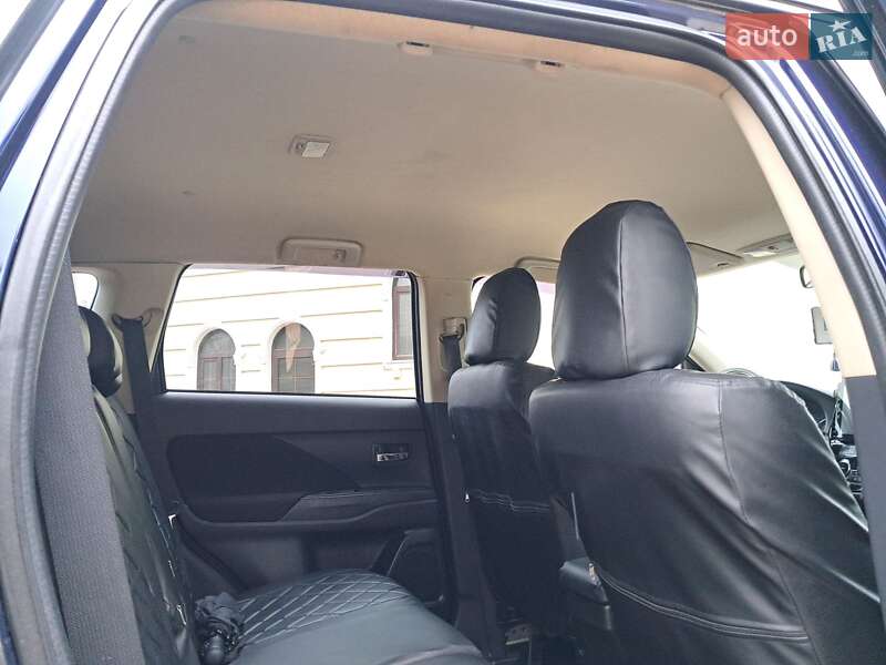 Mitsubishi Outlander 2013