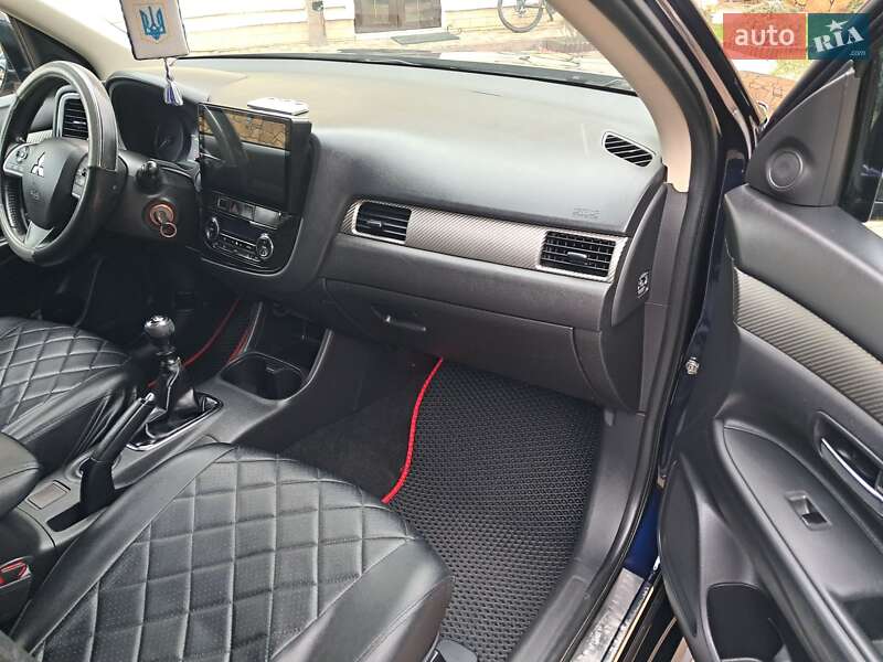 Mitsubishi Outlander 2013