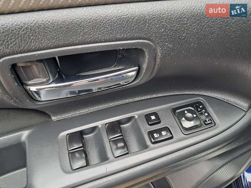 Mitsubishi Outlander 2013