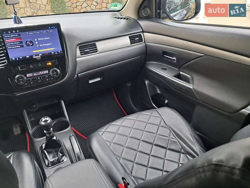 Mitsubishi Outlander 2013