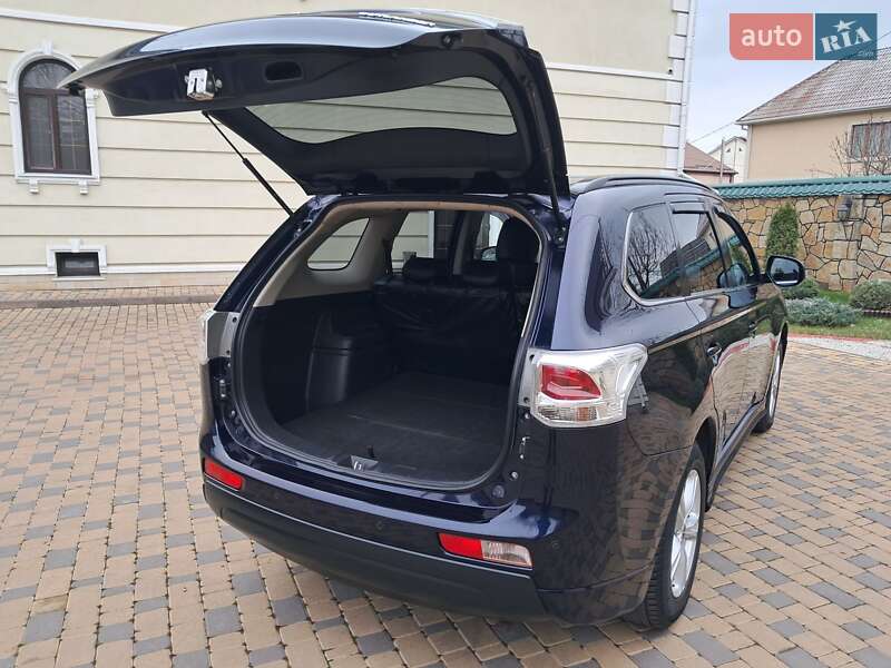 Mitsubishi Outlander 2013