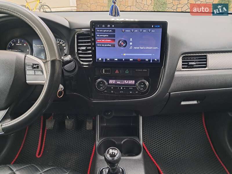 Mitsubishi Outlander 2013