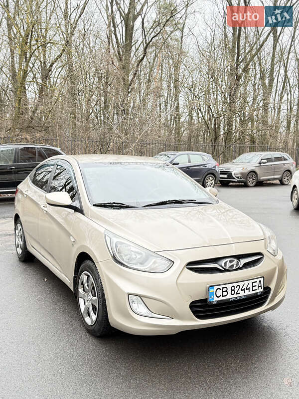 Hyundai Accent 2011