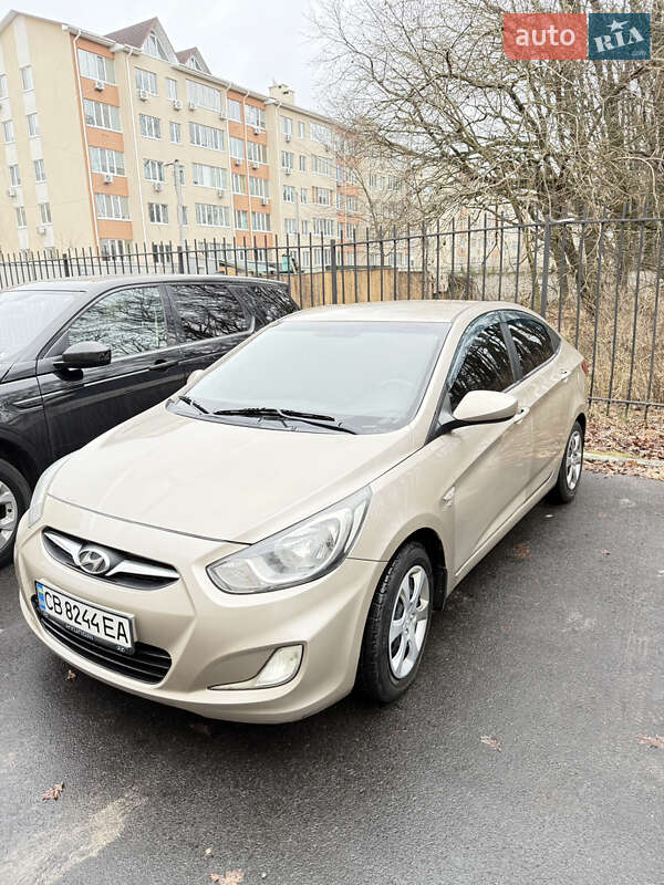 Hyundai Accent 2011