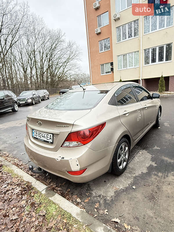 Hyundai Accent 2011