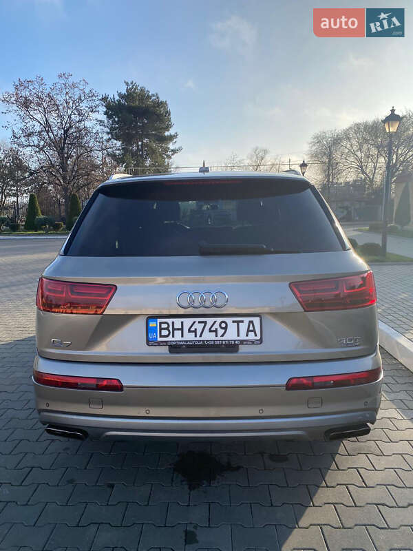Audi Q7 2016