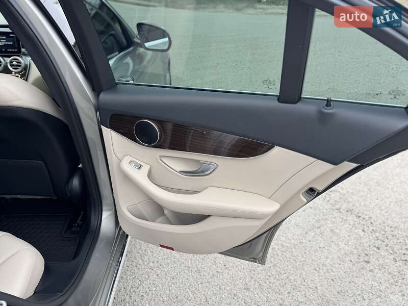 Mercedes-Benz C-Class 2019