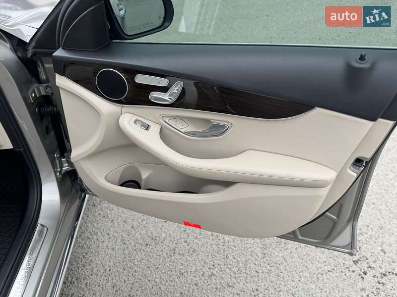 Mercedes-Benz C-Class 2019