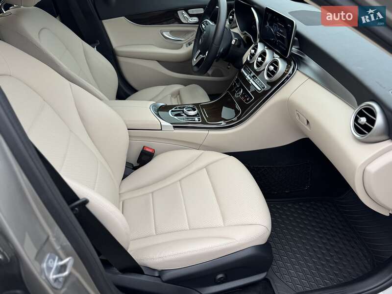 Mercedes-Benz C-Class 2019