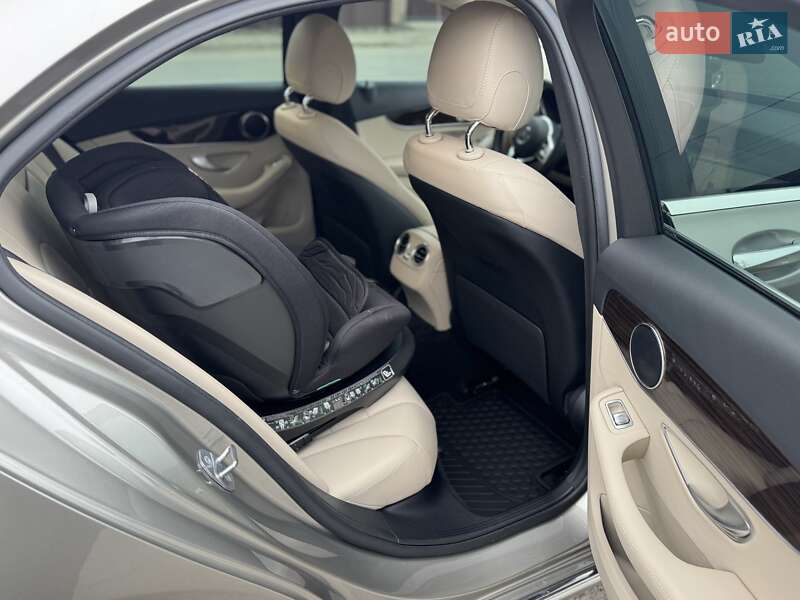 Mercedes-Benz C-Class 2019