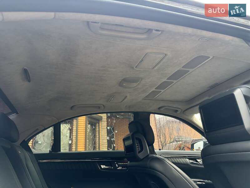 Mercedes-Benz S-Class 2009