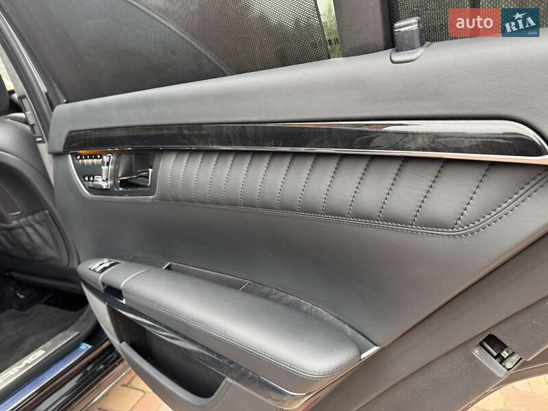 Mercedes-Benz S-Class 2009