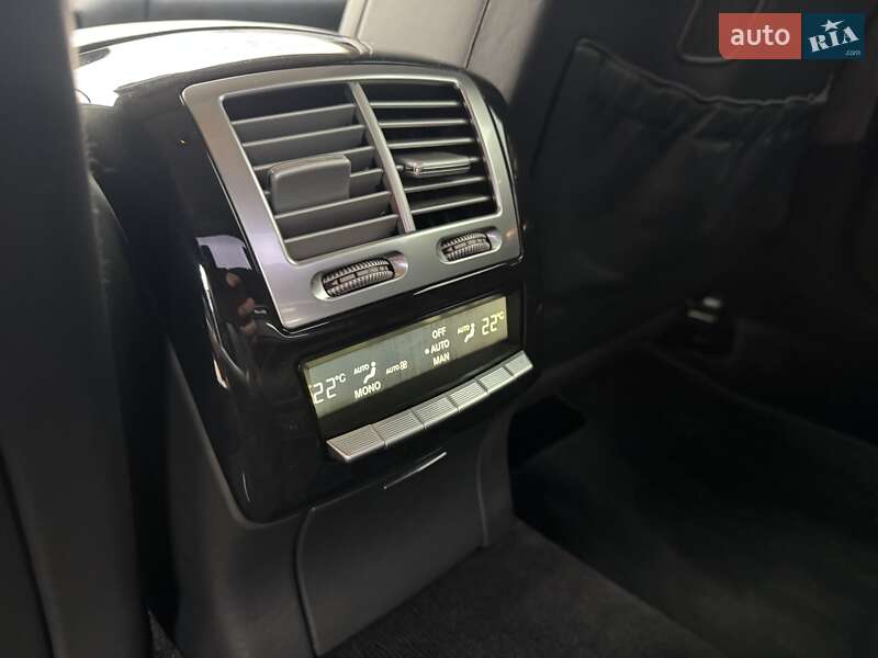 Mercedes-Benz S-Class 2009