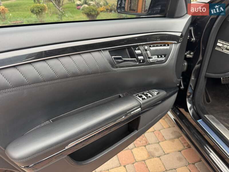 Mercedes-Benz S-Class 2009