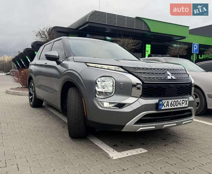 Mitsubishi Outlander 2021