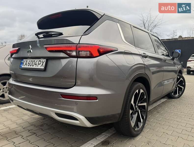 Mitsubishi Outlander 2021