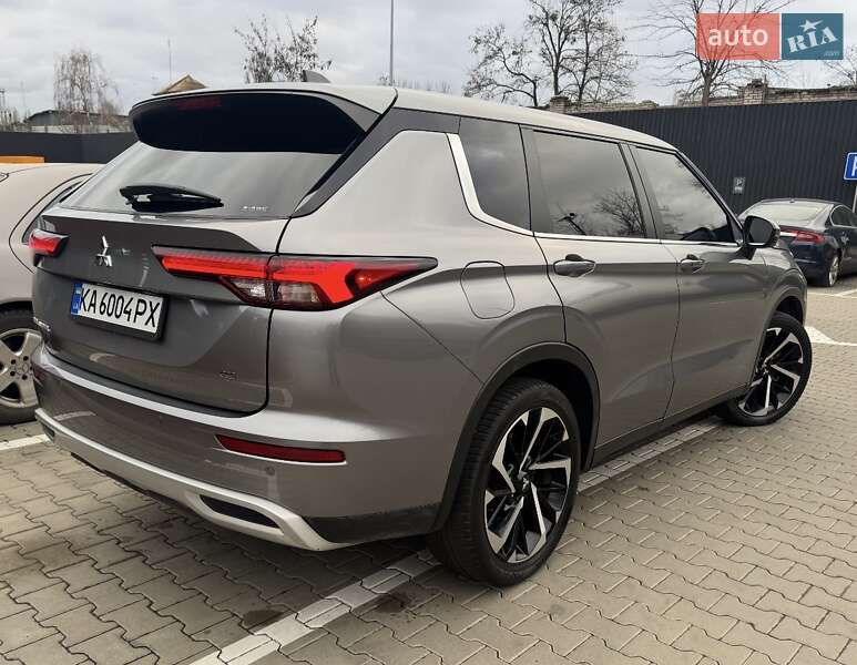 Mitsubishi Outlander 2021