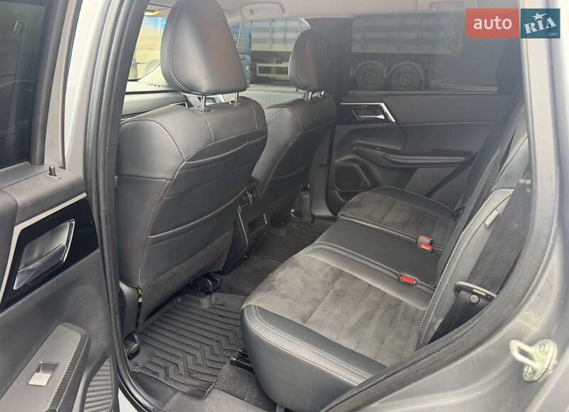 Mitsubishi Outlander 2021