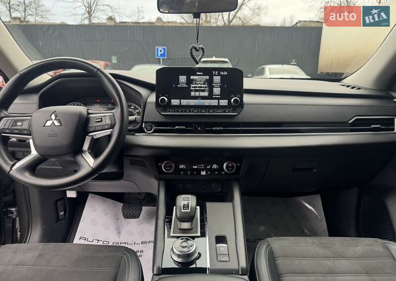 Mitsubishi Outlander 2021