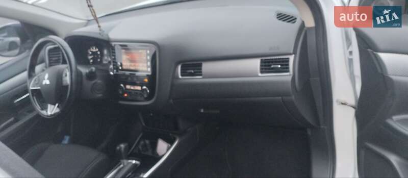 Mitsubishi Outlander 2017