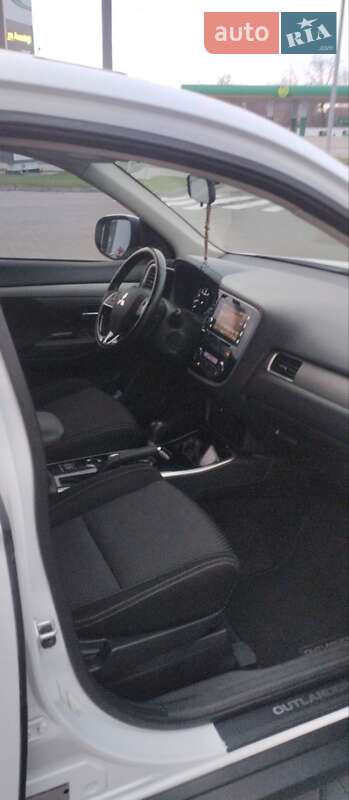 Mitsubishi Outlander 2017