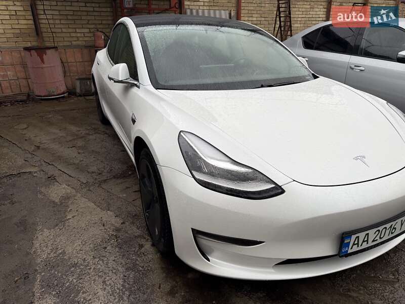 Tesla Model 3 2020