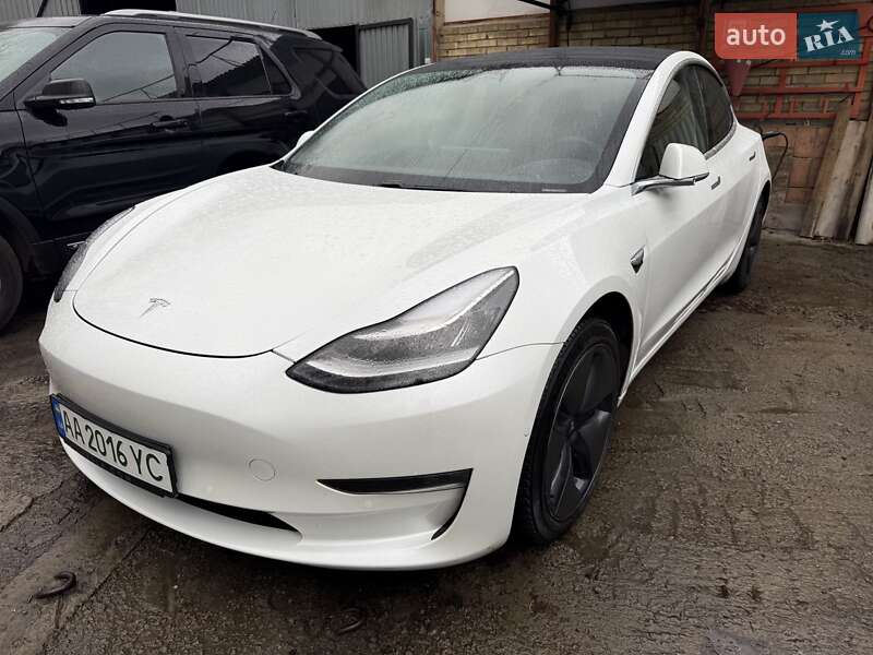Tesla Model 3 2020