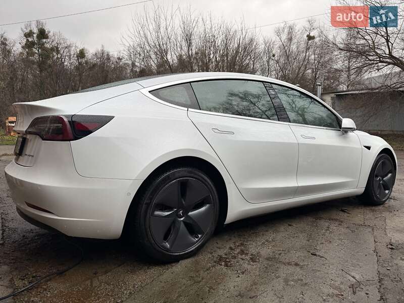 Tesla Model 3 2020