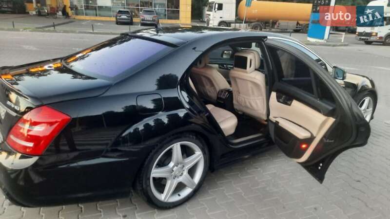 Mercedes-Benz S-Class 2011