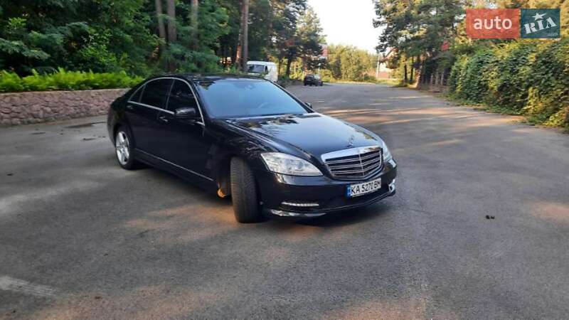 Mercedes-Benz S-Class 2011
