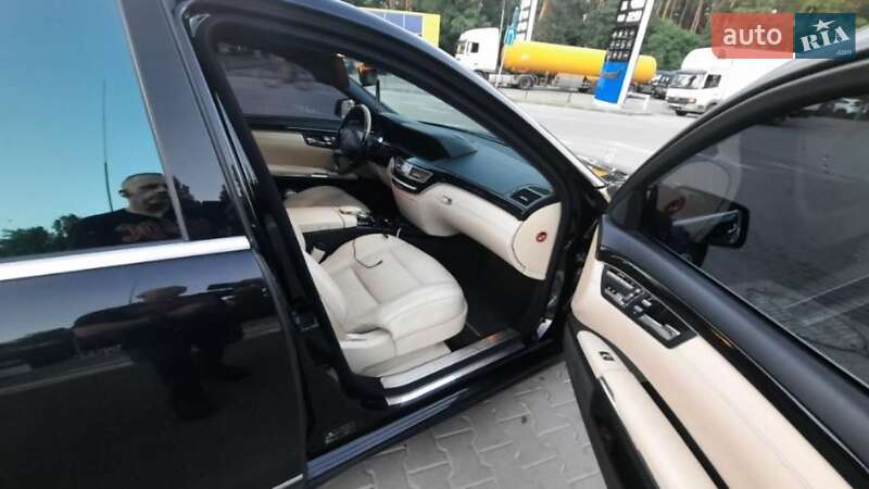 Mercedes-Benz S-Class 2011