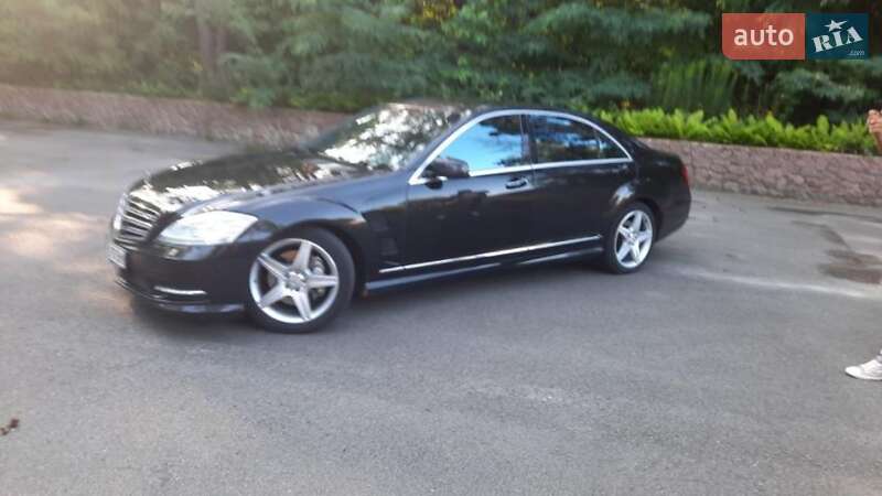 Mercedes-Benz S-Class 2011