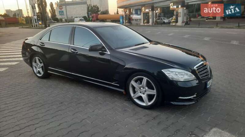 Mercedes-Benz S-Class 2011