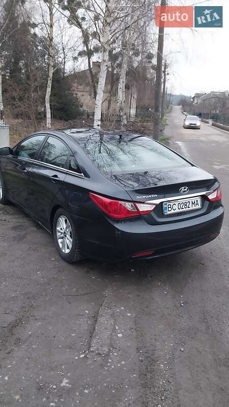 Hyundai Sonata 2012