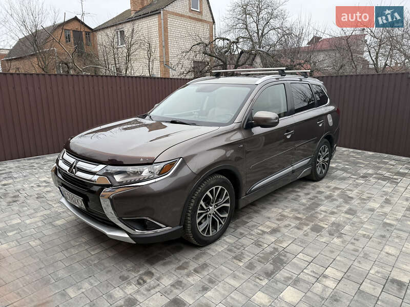 Mitsubishi Outlander 2015