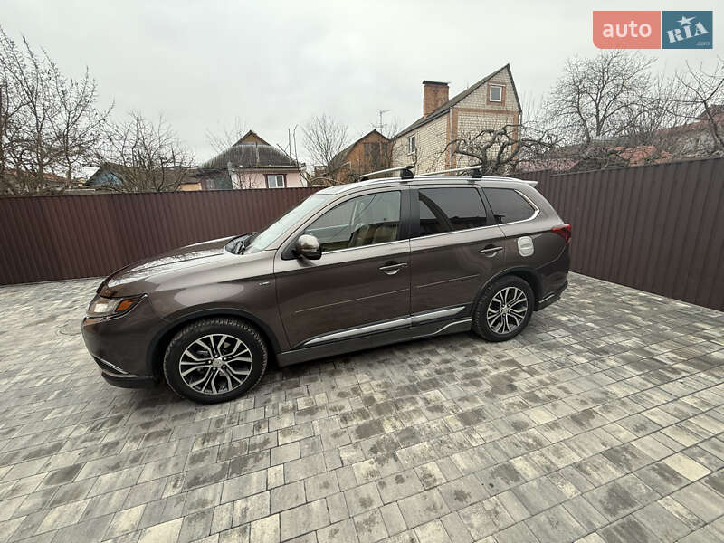 Mitsubishi Outlander 2015