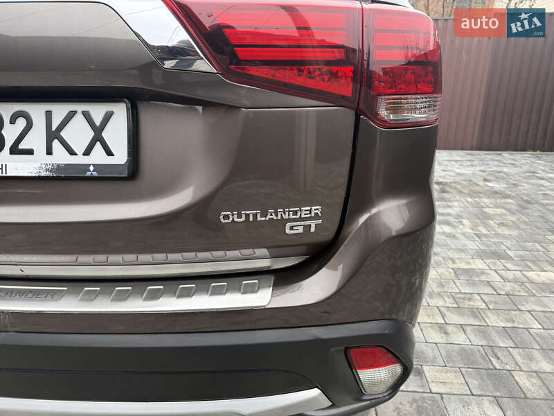 Mitsubishi Outlander 2015
