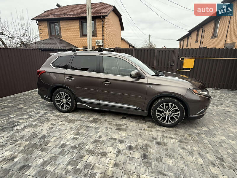 Mitsubishi Outlander 2015