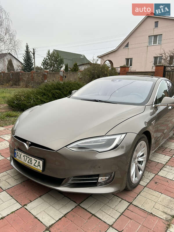 Tesla Model S 2016