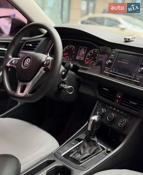 Volkswagen Jetta 2018