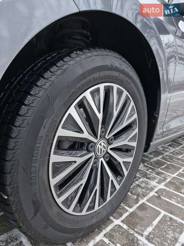 Volkswagen Jetta 2020