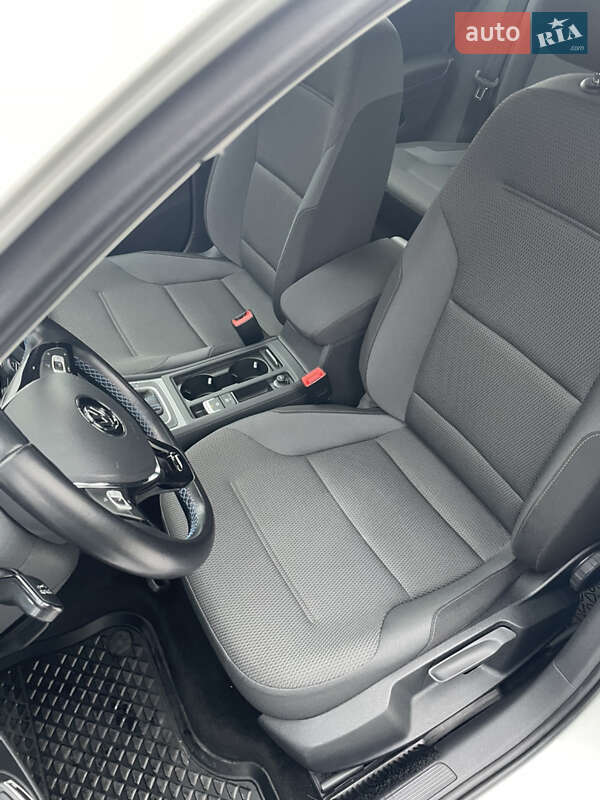 Volkswagen e-Golf 2020