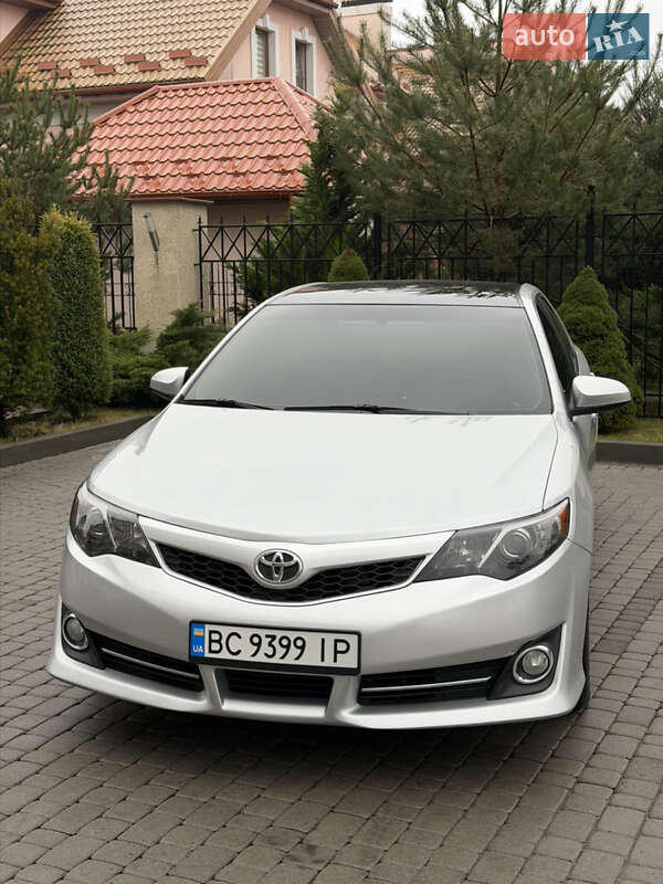 Toyota Camry 2014
