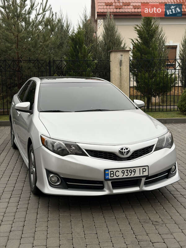 Toyota Camry 2014