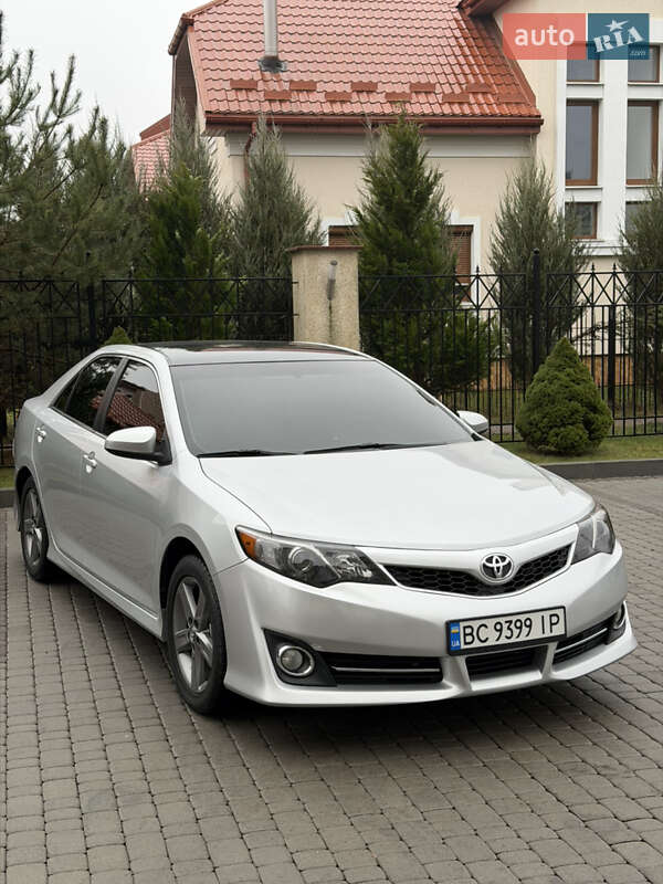 Toyota Camry 2014