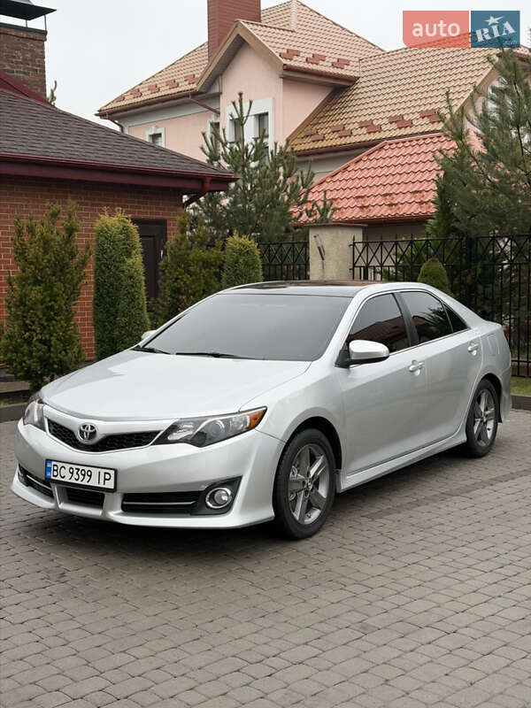 Toyota Camry 2014
