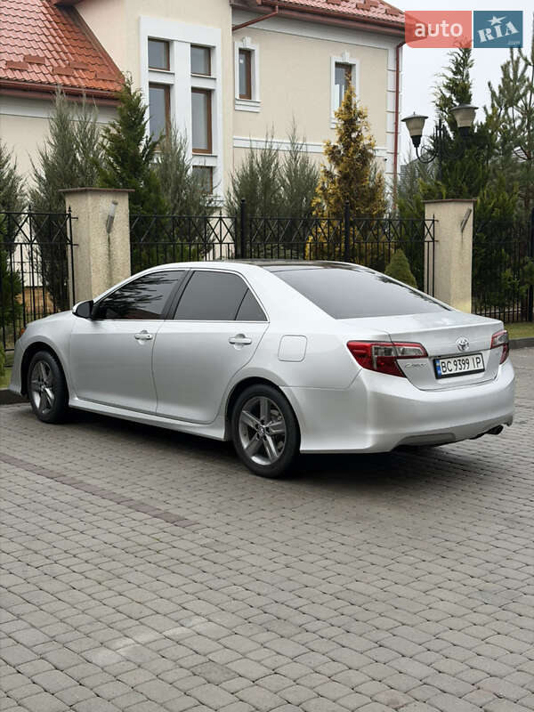 Toyota Camry 2014