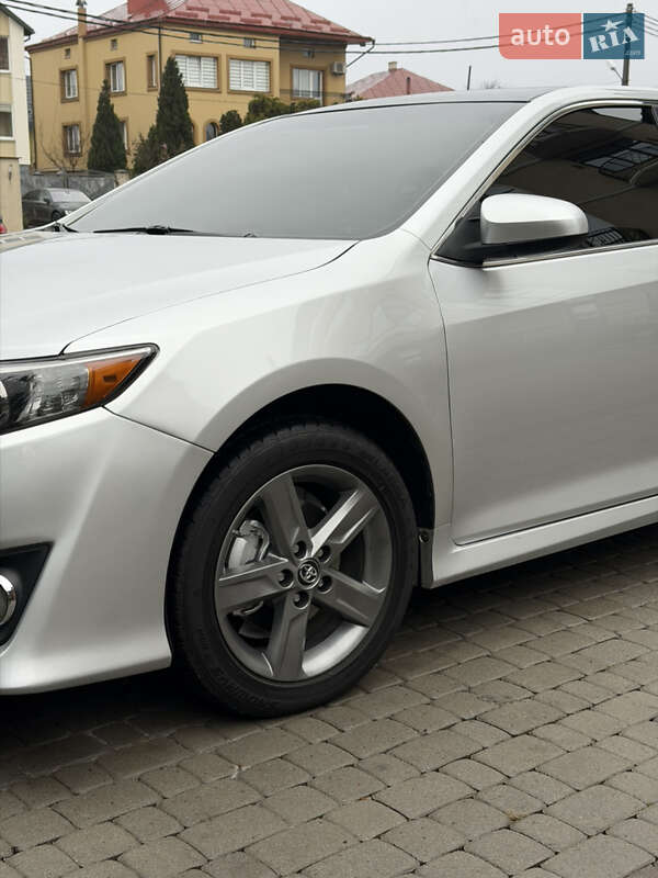 Toyota Camry 2014