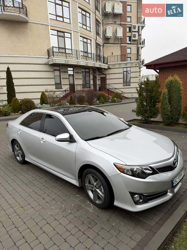 Toyota Camry 2014