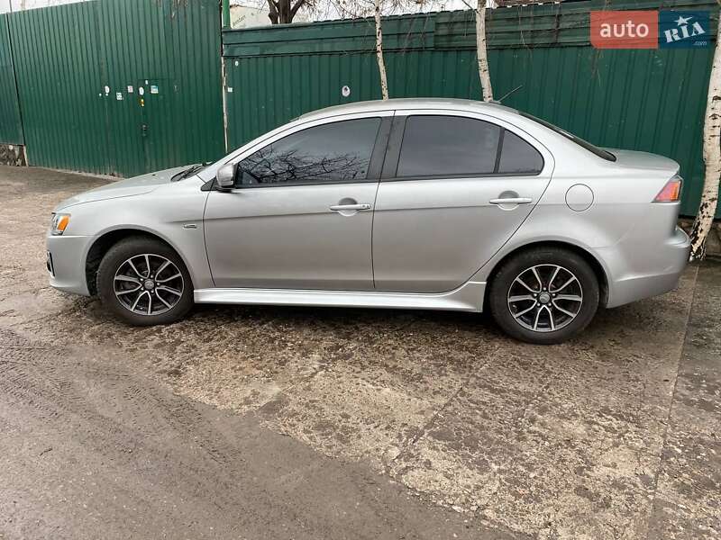 Mitsubishi Lancer 2016